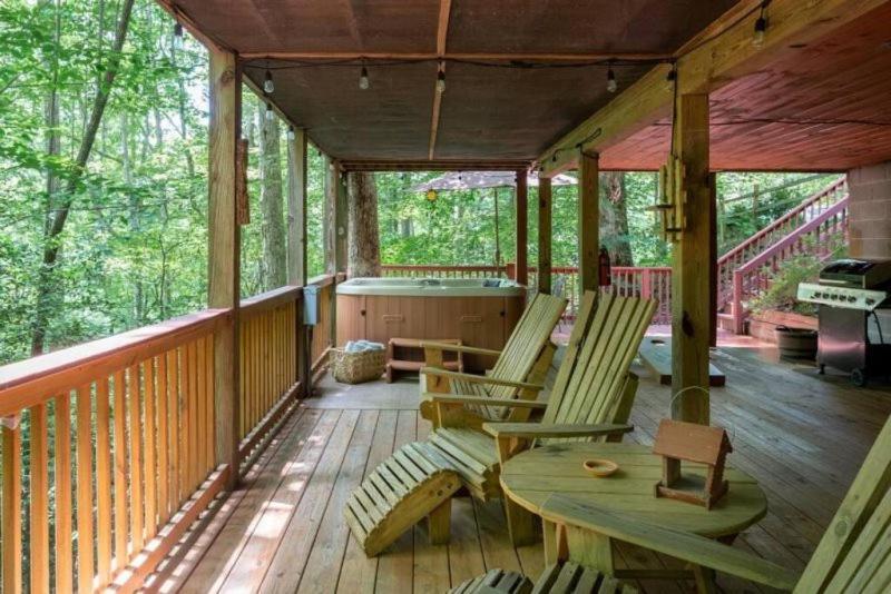 Villa Mountain Spirit Cabin - Fireplace And Hot Tub à Blue Ridge Chambre photo