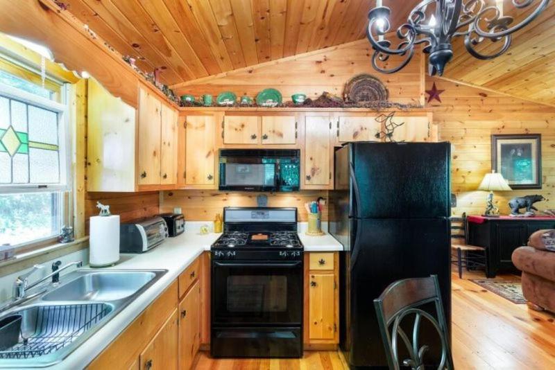 Villa Mountain Spirit Cabin - Fireplace And Hot Tub à Blue Ridge Extérieur photo