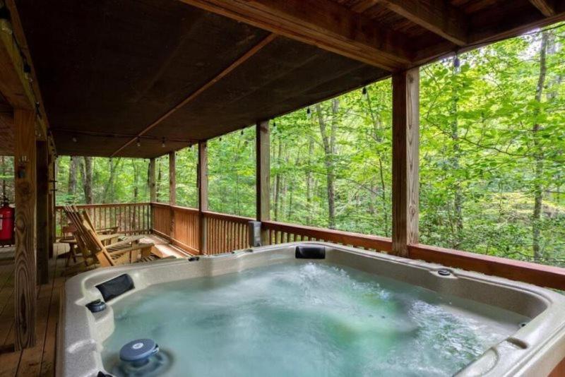 Villa Mountain Spirit Cabin - Fireplace And Hot Tub à Blue Ridge Extérieur photo